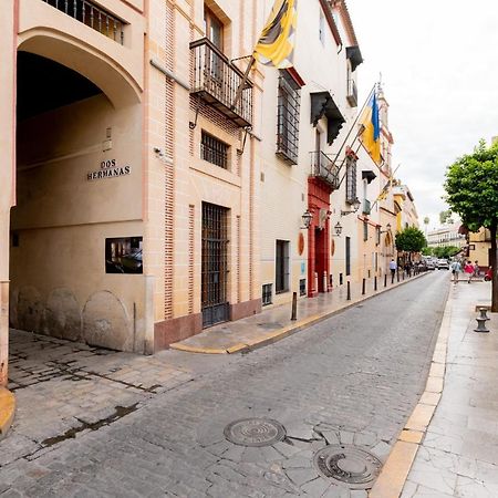 Bonito Callejon En La Juderia By Thegoodtourist Севиля Екстериор снимка